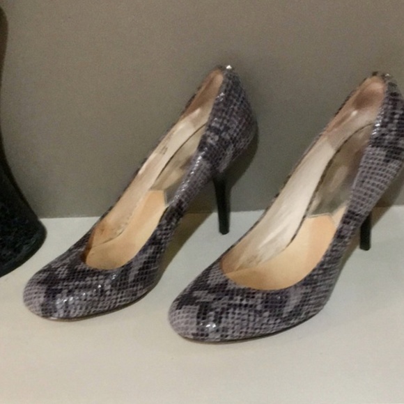 Michael Kors Print Heels - Picture 3 of 5